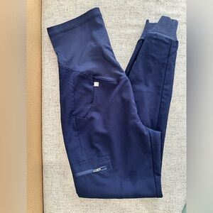 Figs maternity jogger